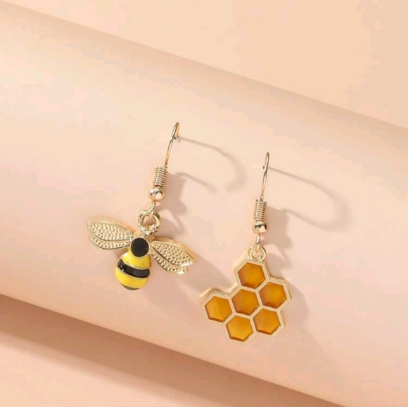 "Bee Happy" Bee & Honeycomb Mix Matched Drop Earrings New! ๐ - Picture 2 of 6